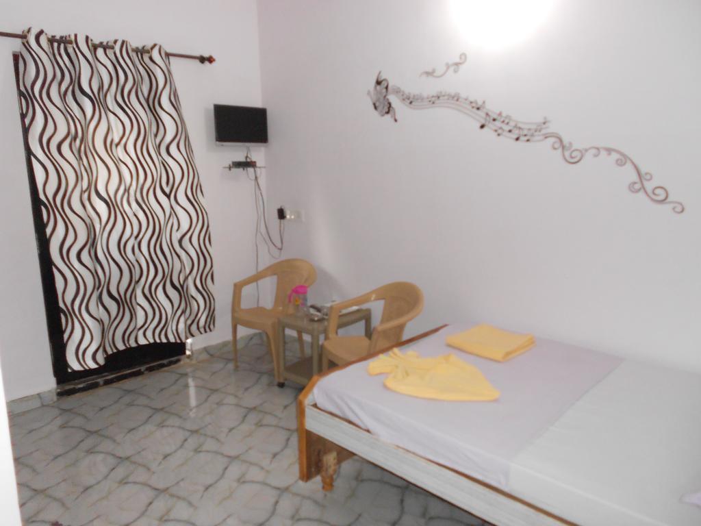 Casa Almeida Guest House Candolim Room photo