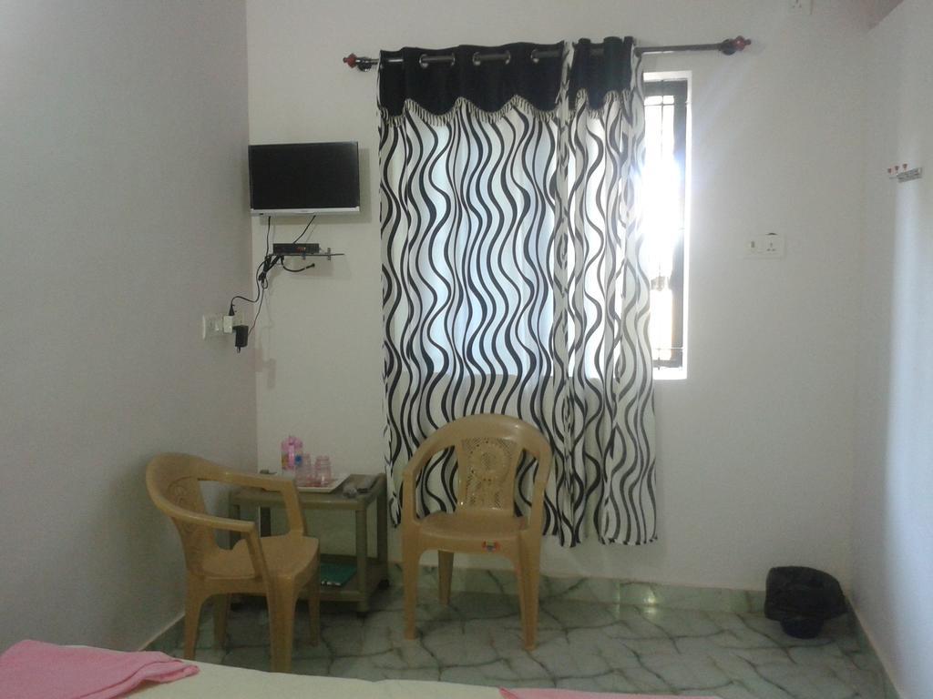 Casa Almeida Guest House Candolim Room photo