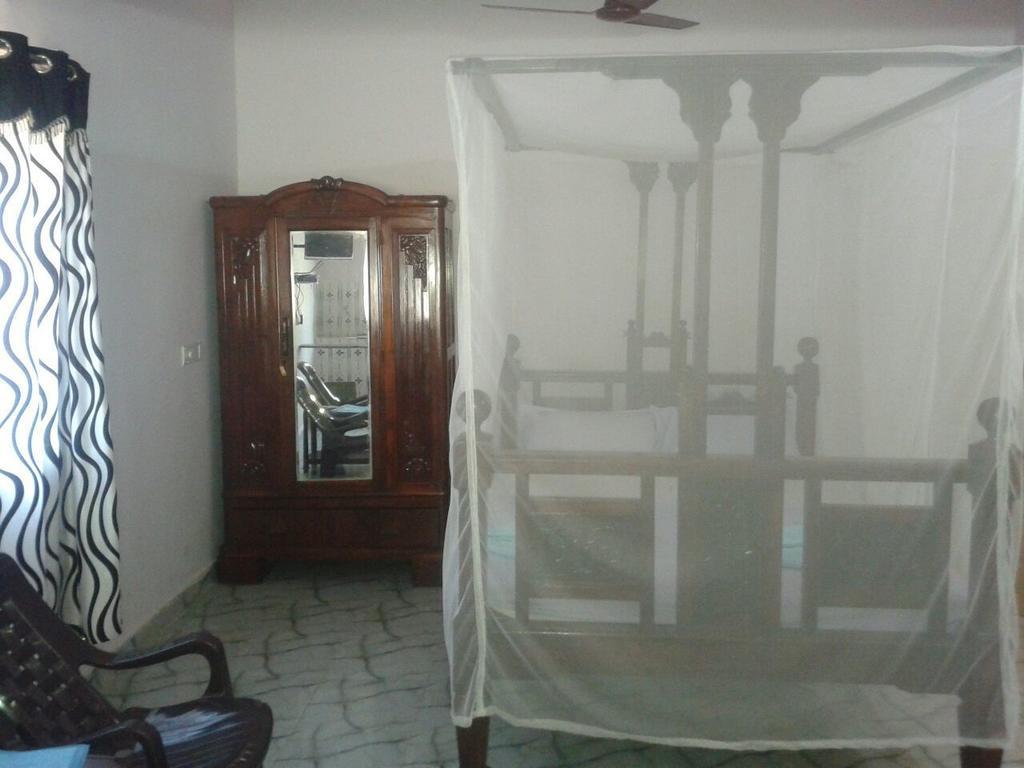 Casa Almeida Guest House Candolim Room photo
